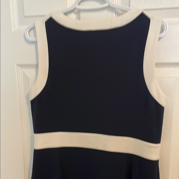 EUC Tommy Hilfiger Zip Front Scuba Dress. Size 12. - Picture 7 of 8